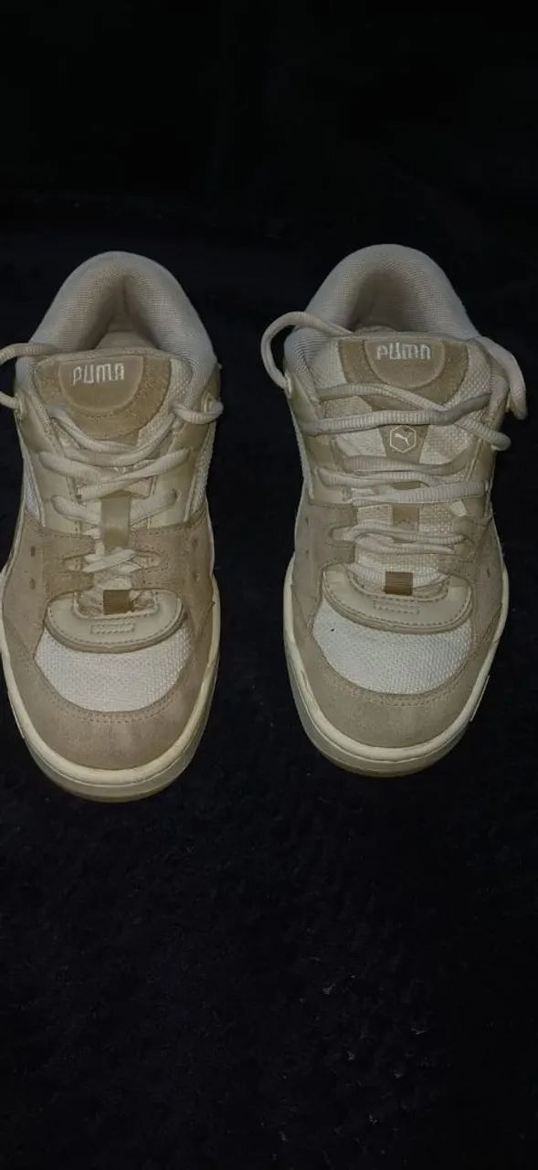 Tênis Puma 180. Bege claro