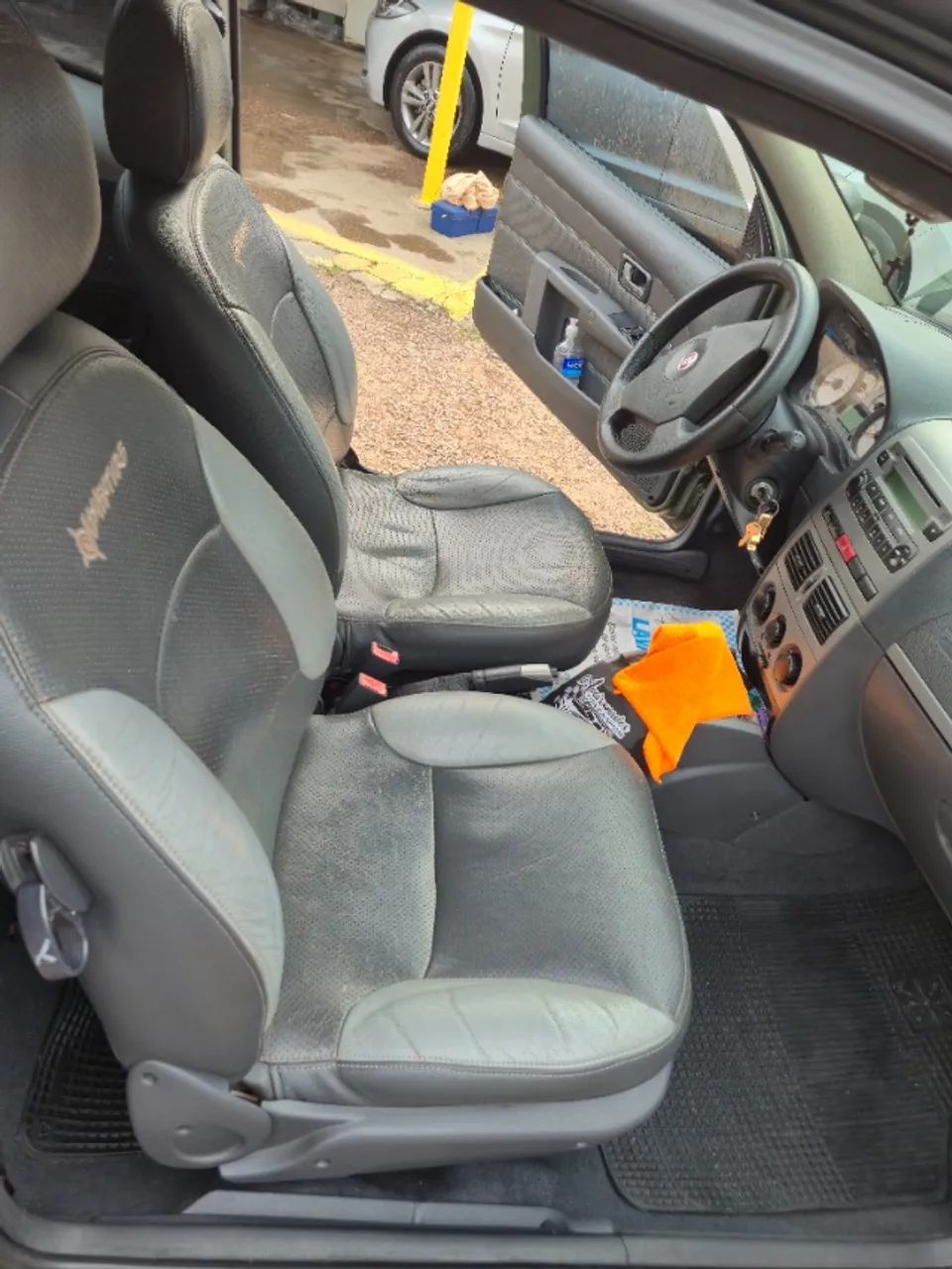 Fiat Strada Adv.1.8 16V Dualogic Flex CD 2012 - Foto 4