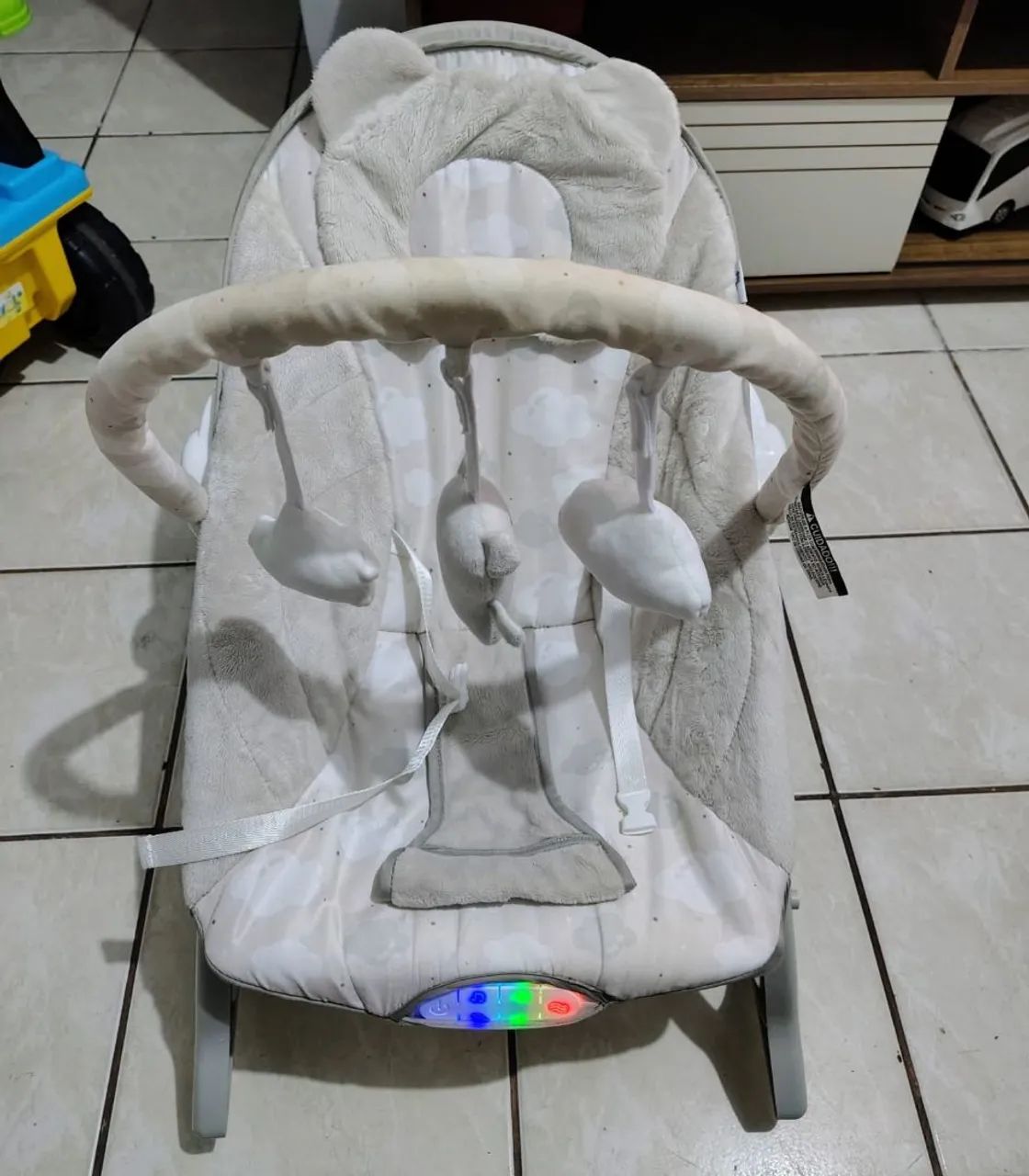 Cadeira de balanço  infantil 