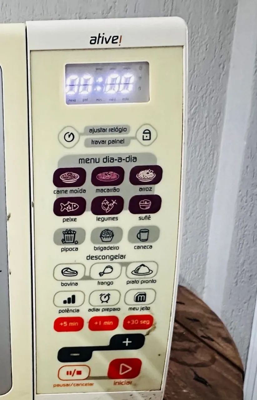 Microondas Brastemp 220v - Foto 2