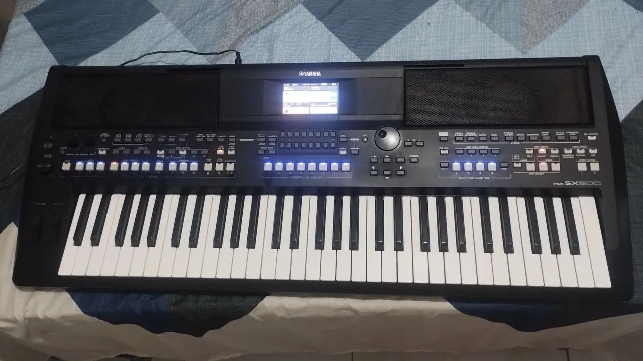 Teclado usado Yamaha psr-SX600  - Foto 2