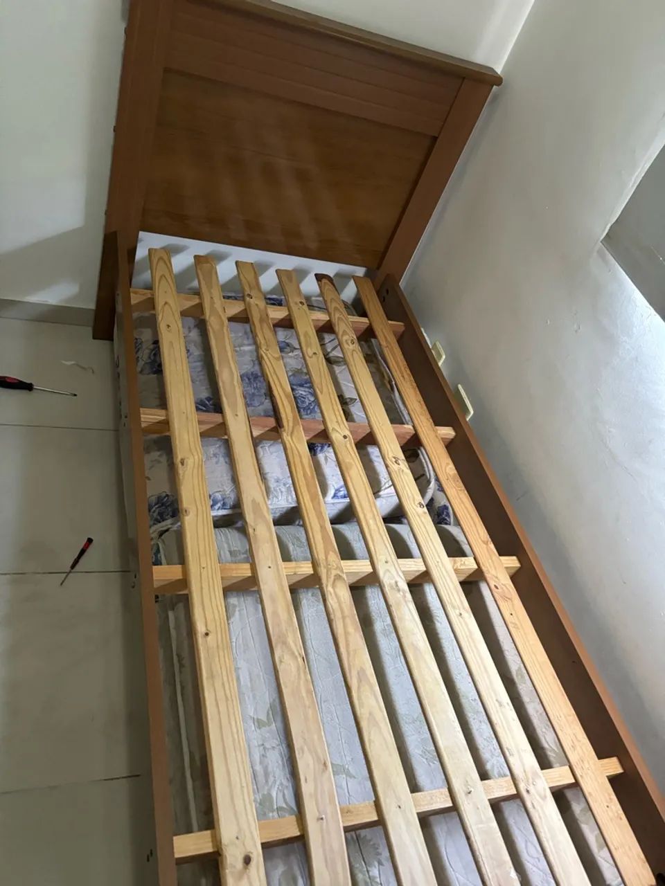 Cama de solteiro + 3 colchões  - Foto 5