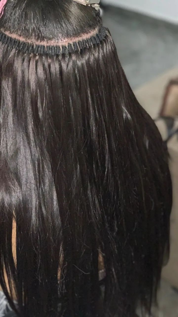 Colocação de mega hair e alongamentos 