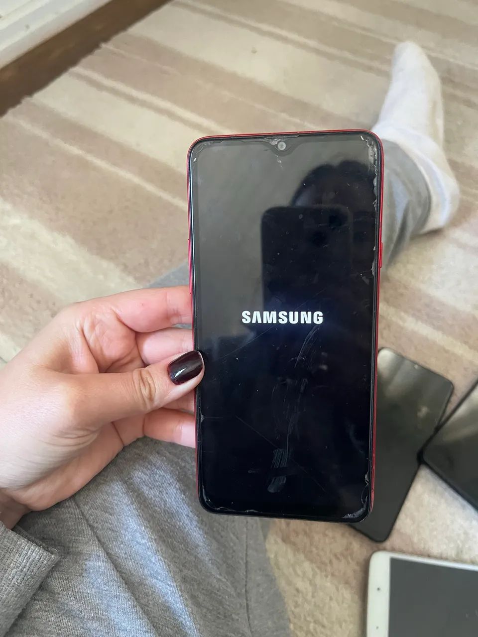 3 celulares - iPhone 7 + 2 Samsung - Foto 2