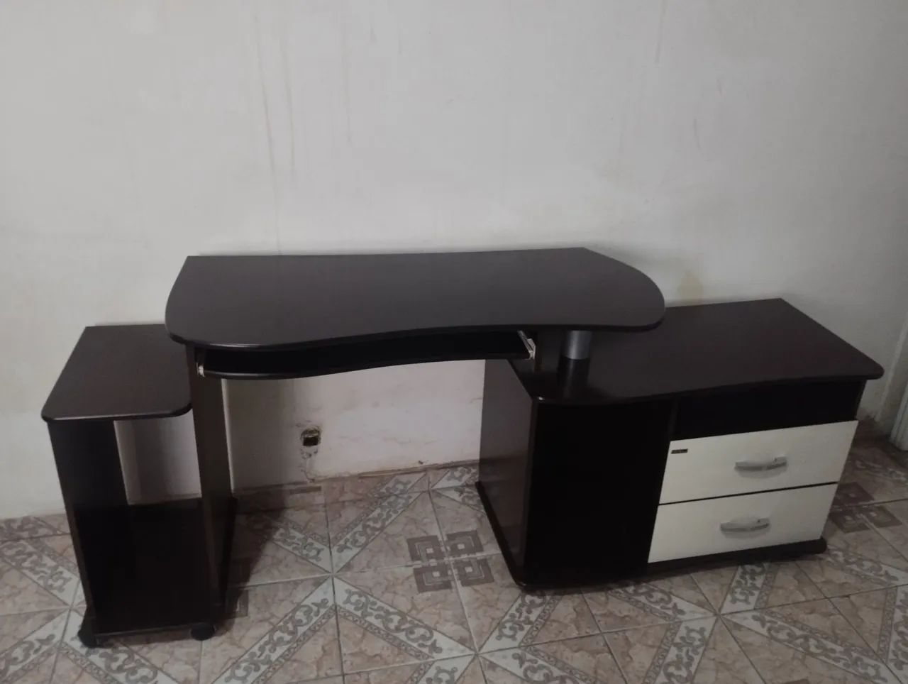 Mesa de computador em L 