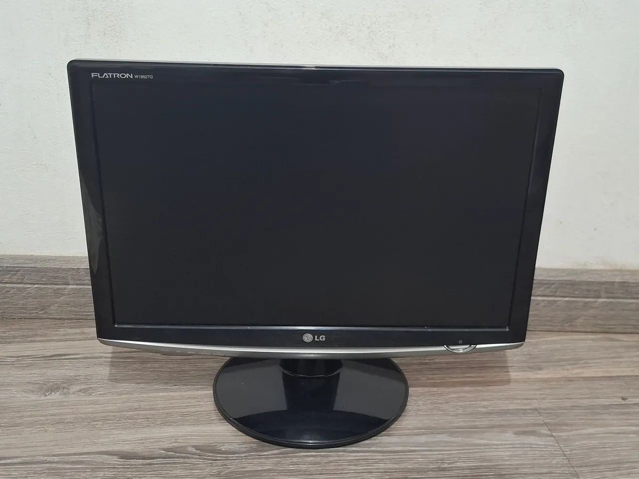 MONITOR LG LCD W1752T WIDESCREEN + CABO DVI-D