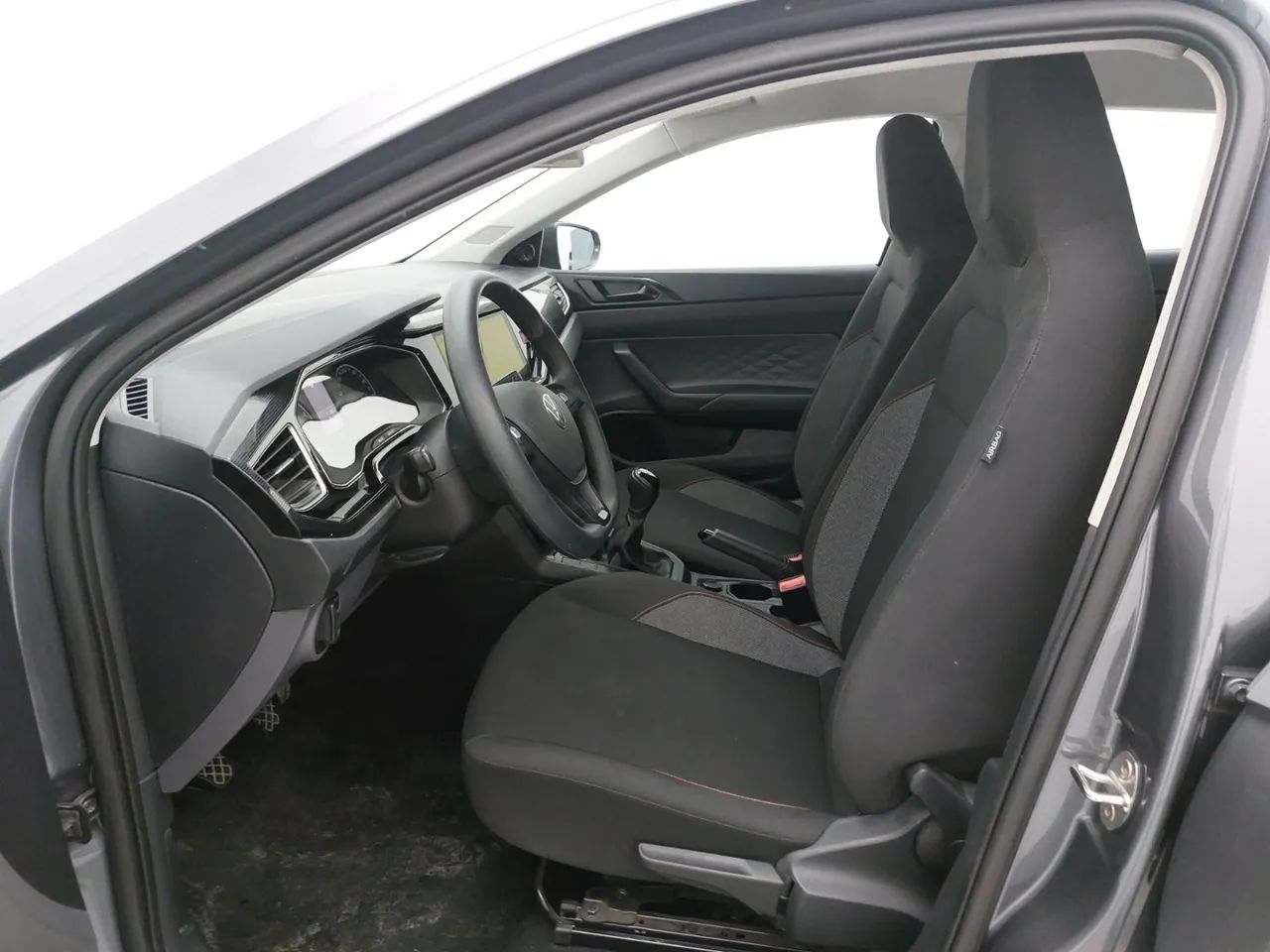 Volkswagen Polo Track 1.0 Flex 12V 5p, foto 16 de 18