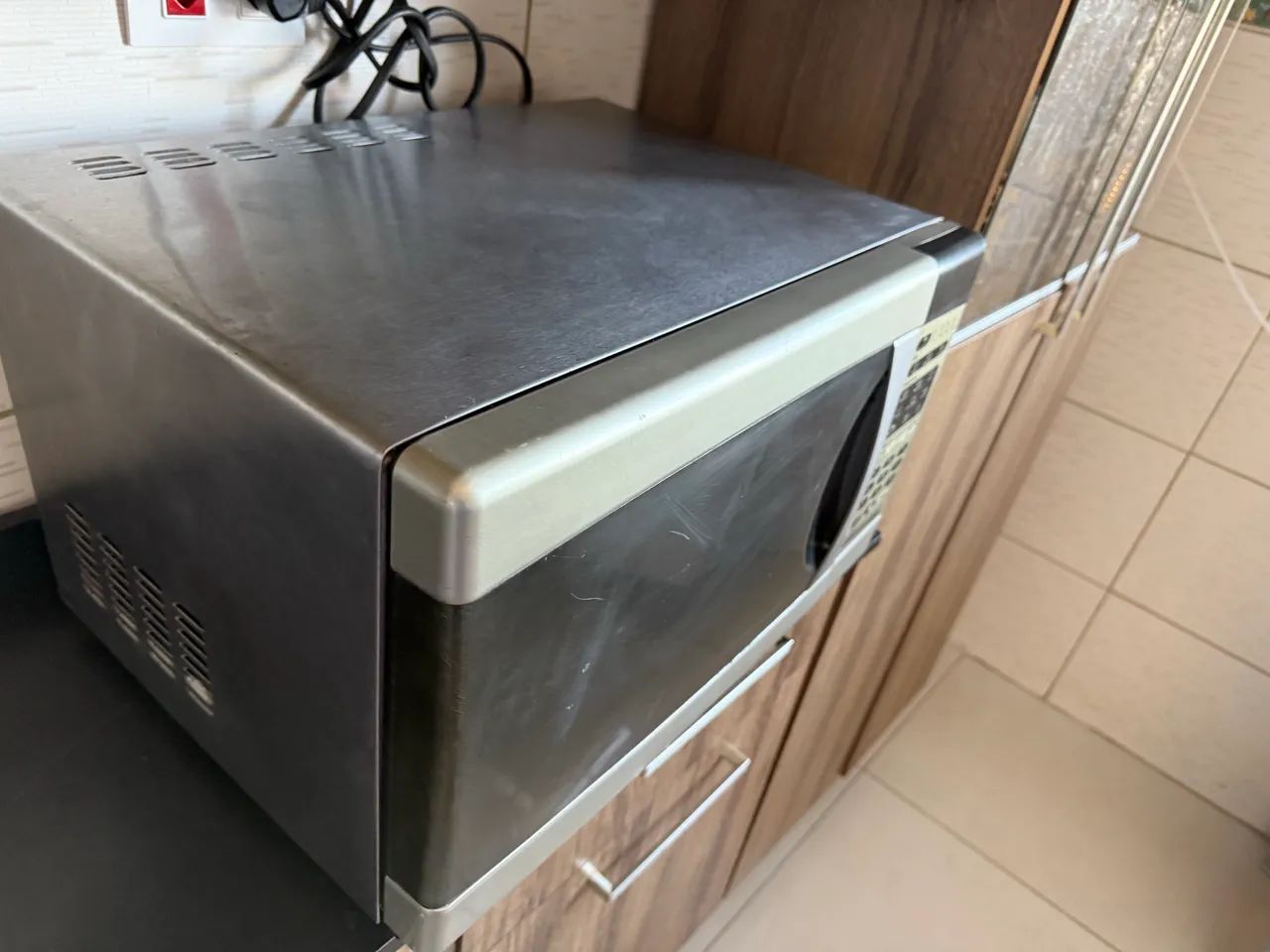 Microondas eletrolux 28 l - Foto 3