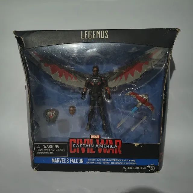 Marvel Legends Series Falcon na caixa