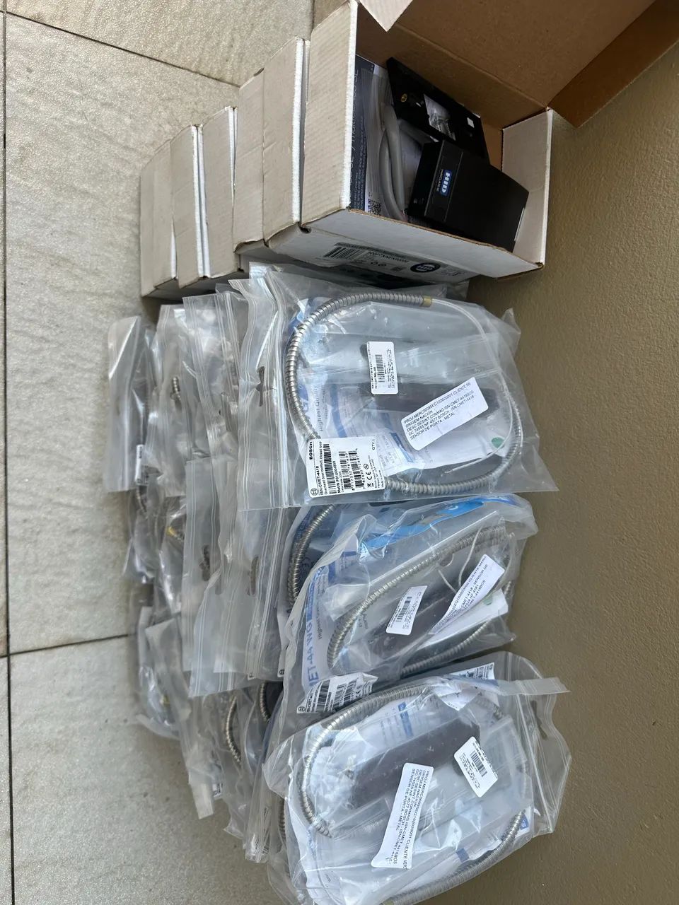Sensor de porta e leitor HID 