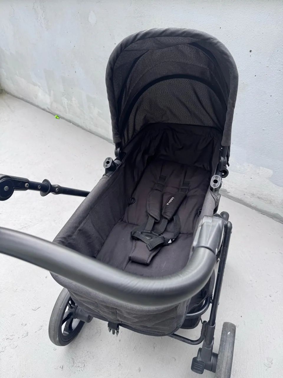 Carrinho de bebe e bebê conforto com base 