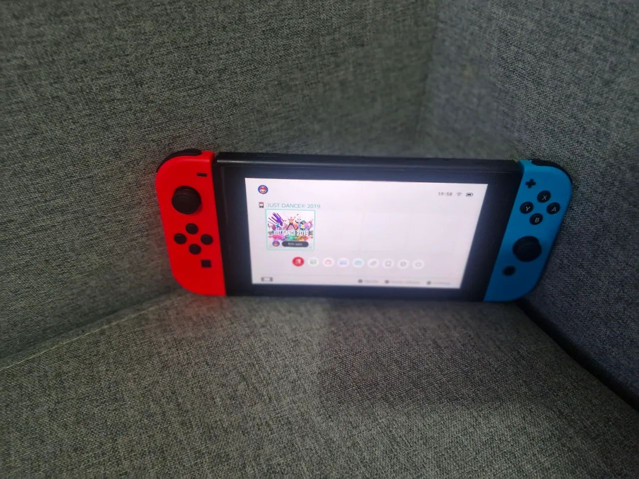 Nintendo Switch V2 completo + Controle 8bitdo Pro 2 - Foto 2