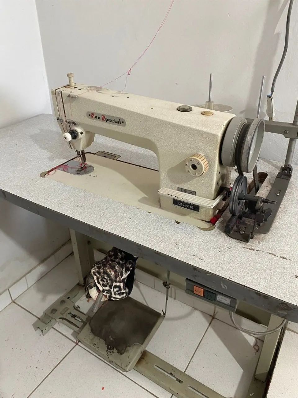 MAQUINA DE COSTURA