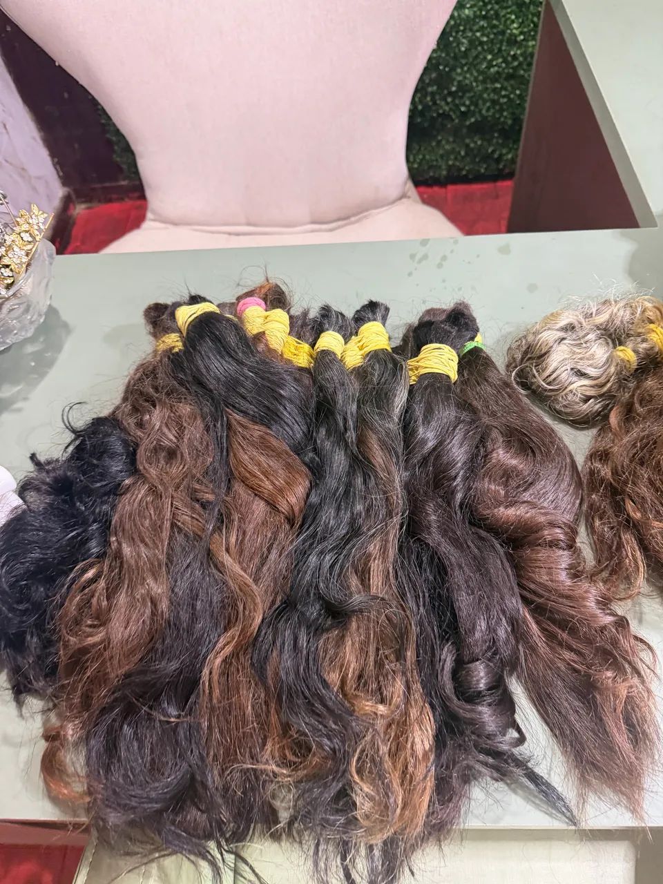 Aplicação de mega hair e venda de cabelos 