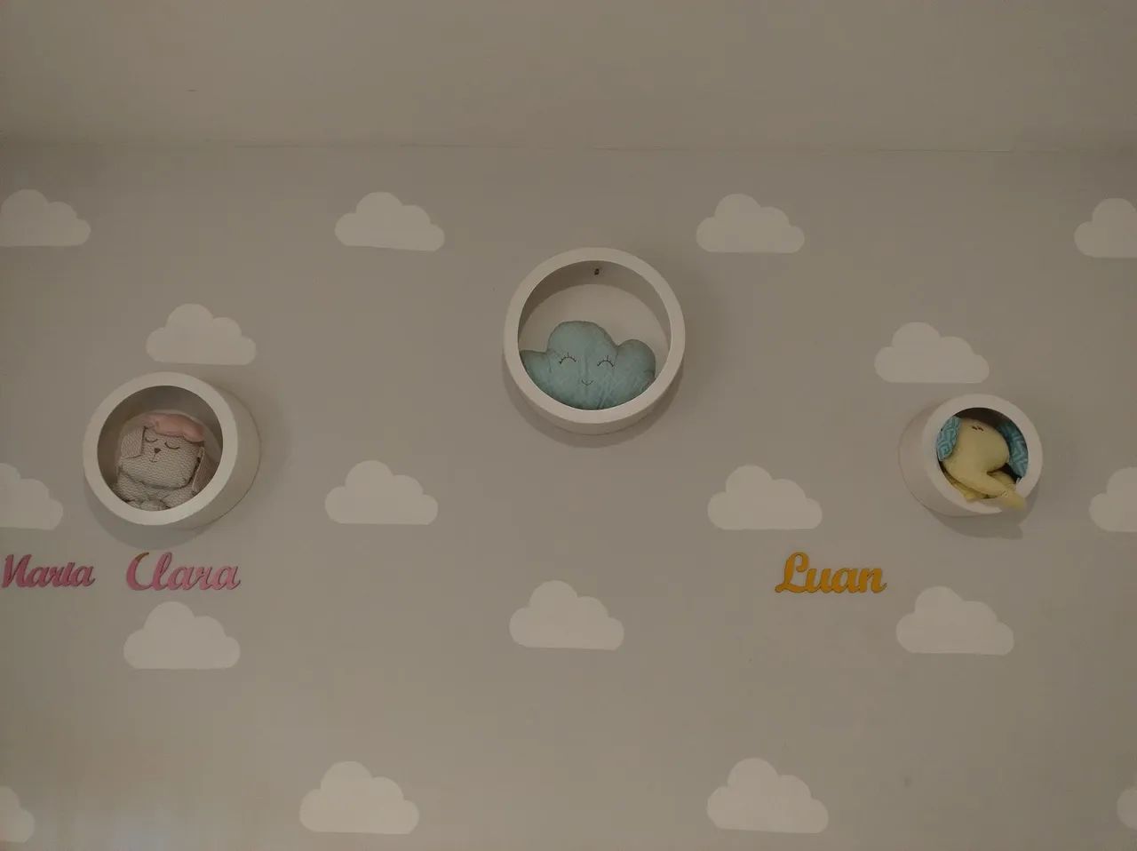 Trio de nichos com pelucias