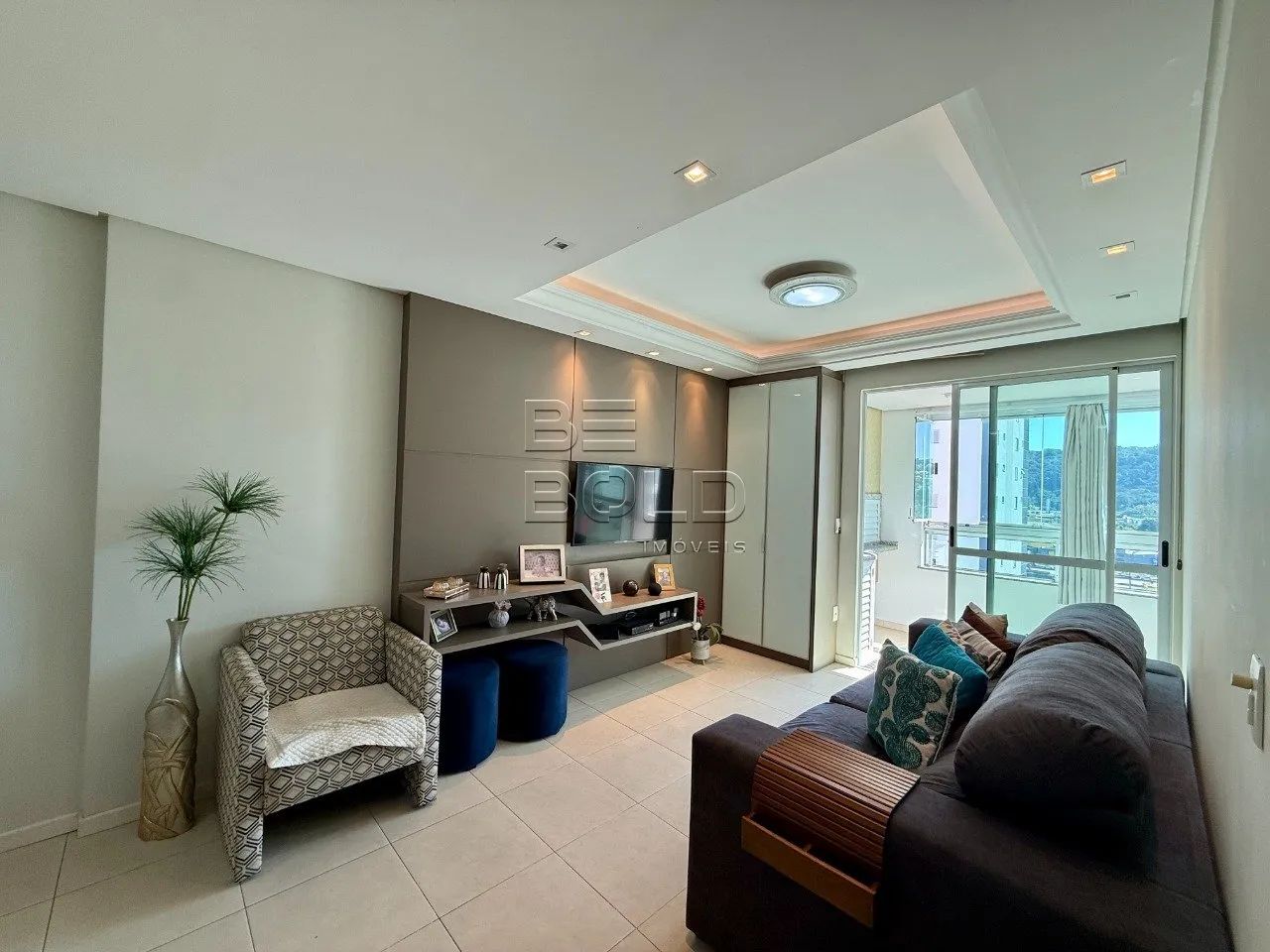 Apartamento 3 dormitórios no Kobrasol