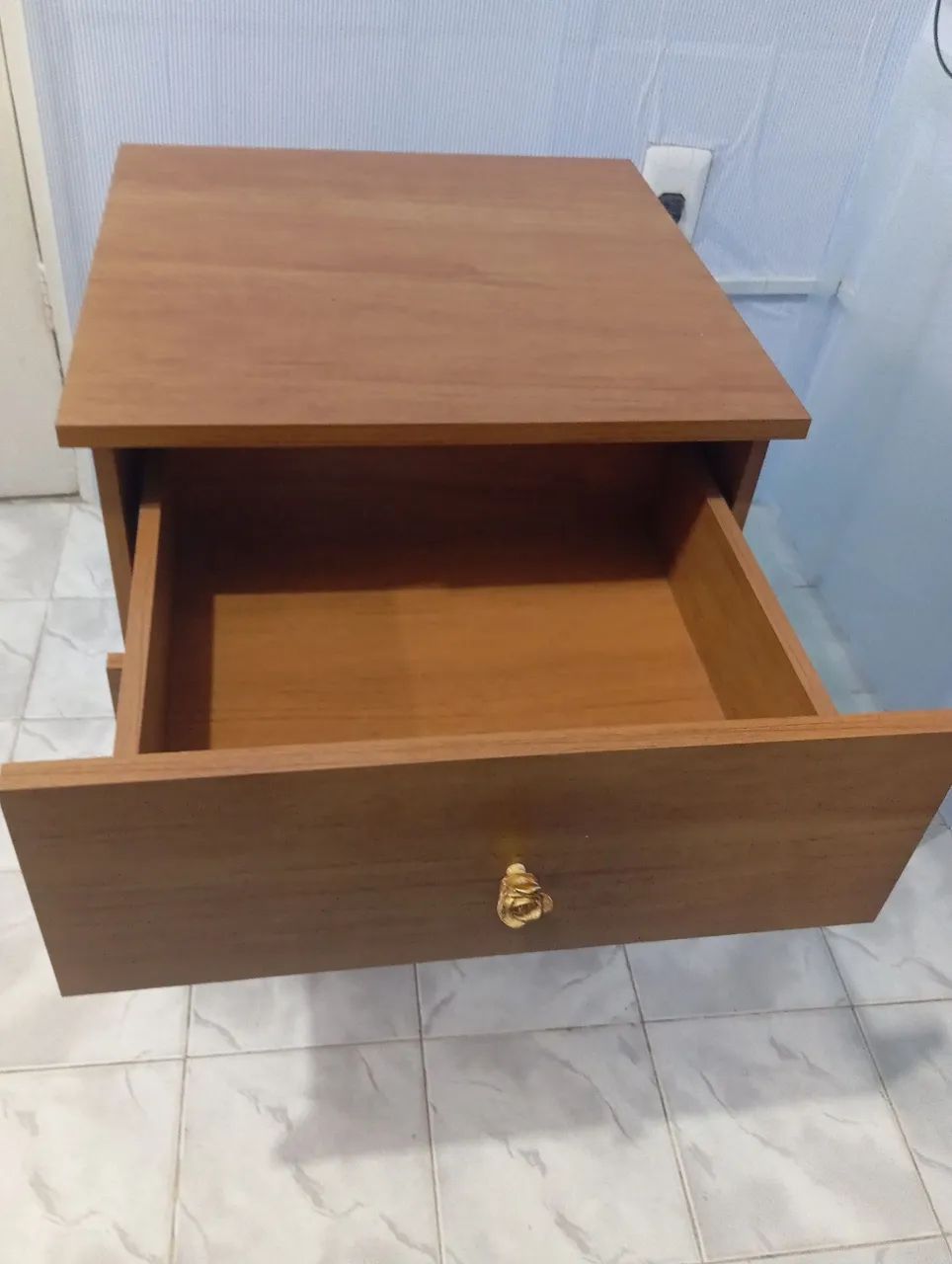 Mesa de cabeceira ou Criado Mudo - Foto 3