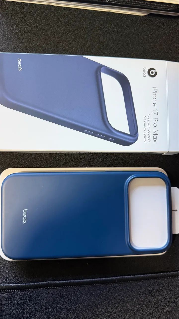 Capa iPhone 17 Pro Max azul Beats (nunca usada)