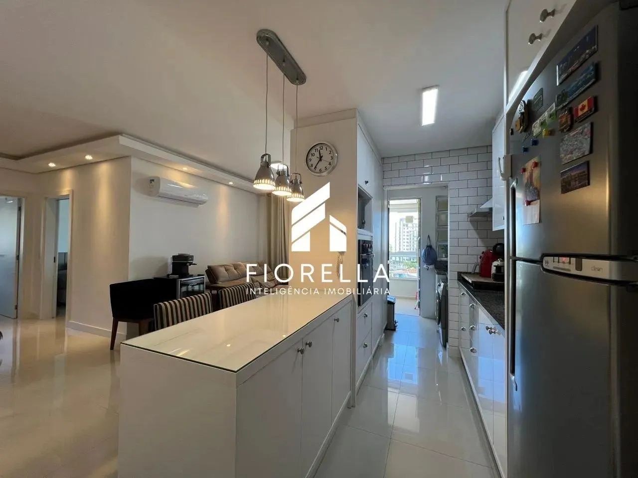 Apartamento com 02 dormitórios sendo 02 Suites no bairro Agronômica - Florianópolis/ SC