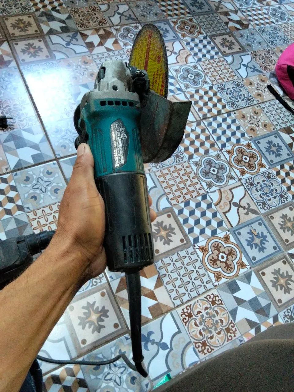 vendo uma policorte e um martelete 400 reais  - Foto 5