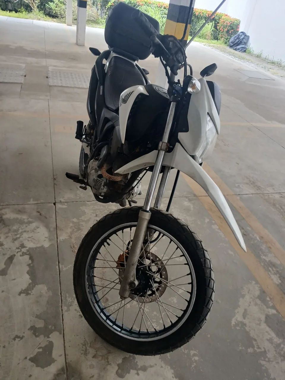 Honda NXR Bros ESDD 2016 - 15.500 - pneus novos + 2 jantes