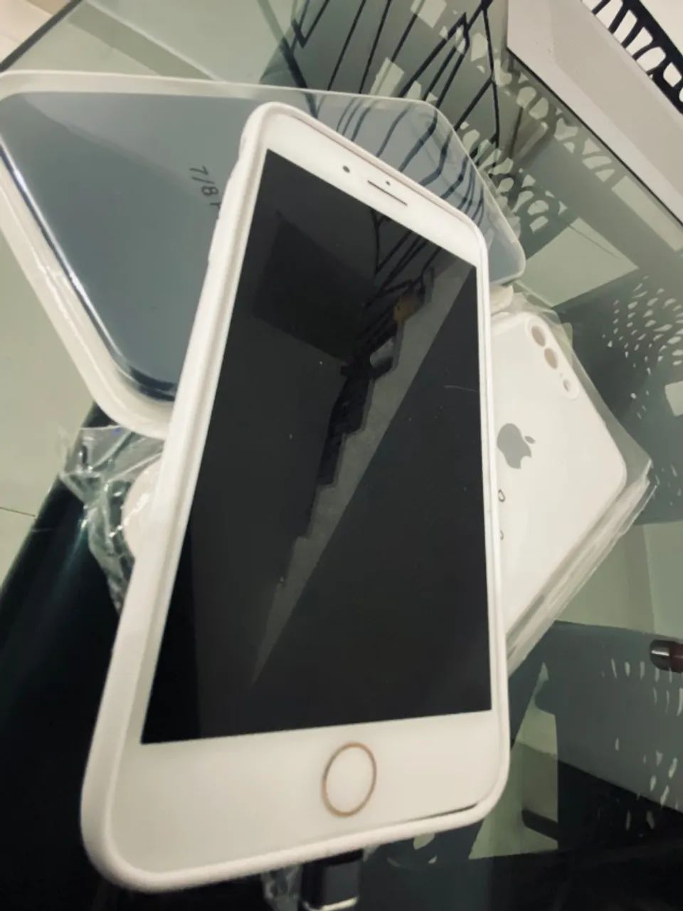 iPhone 8 plus 64gb - 71% bateria - Foto 4