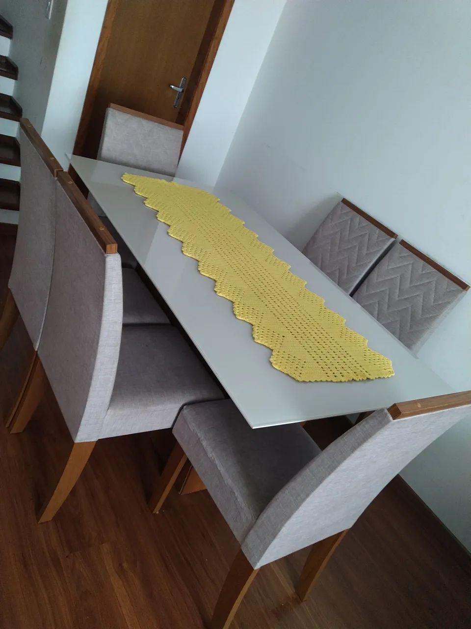 Mesa de vidro com 6 cadeiras 