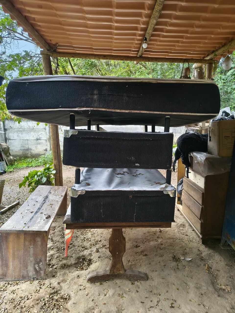 Doação de um colchão usado casal e dois box de solteiro 