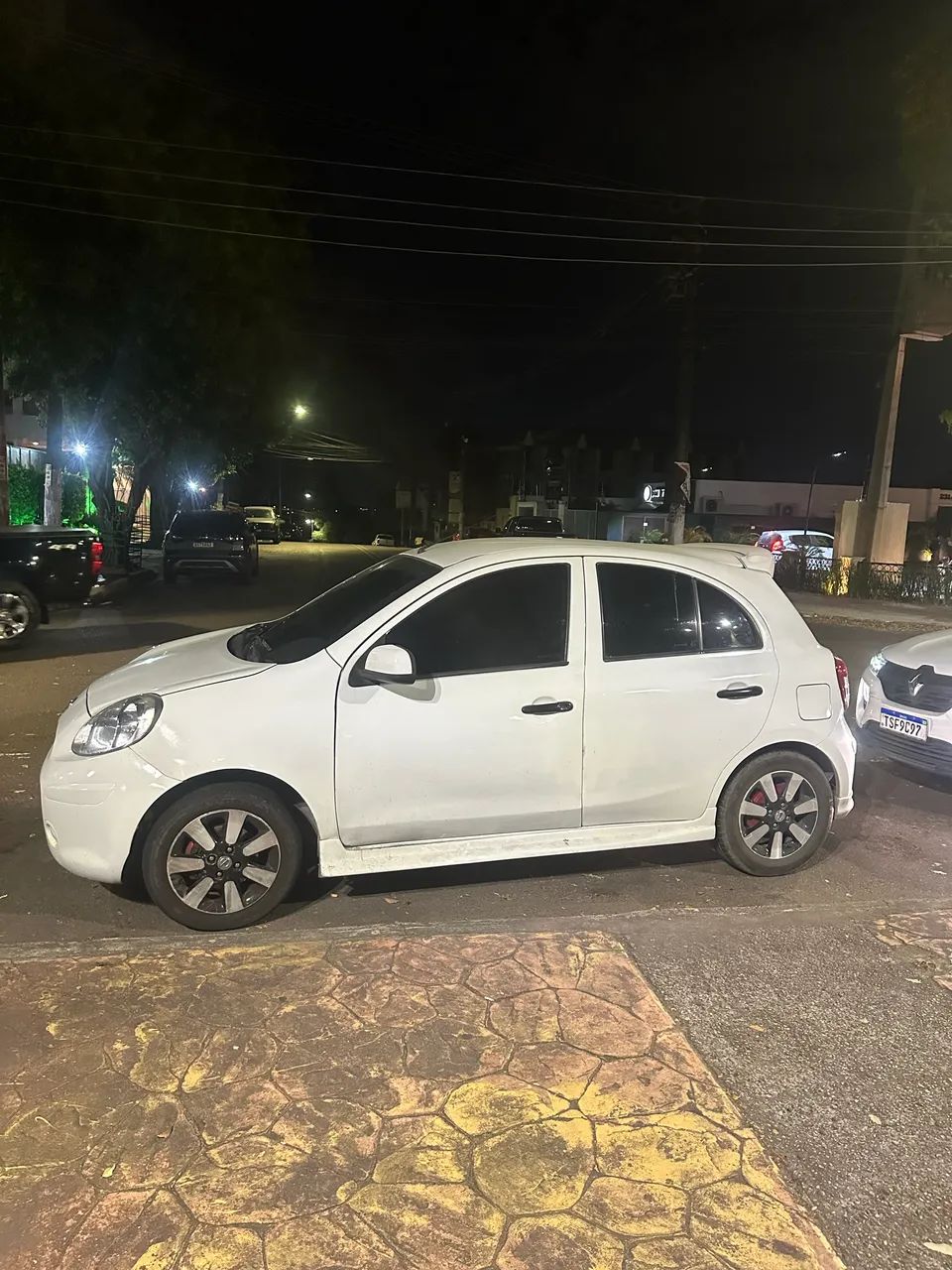 Nissan March 2013