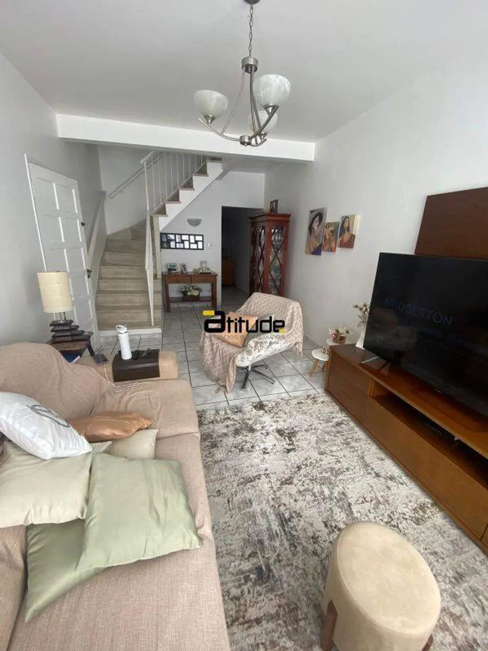 IMPERDÍVEL NA VILA YARA  CASA COM LOCALIZAÇÃO PRIVILEGIADA