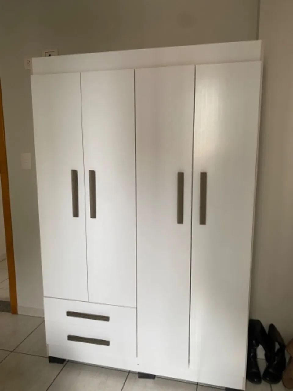Guarda roupa solteiro branco