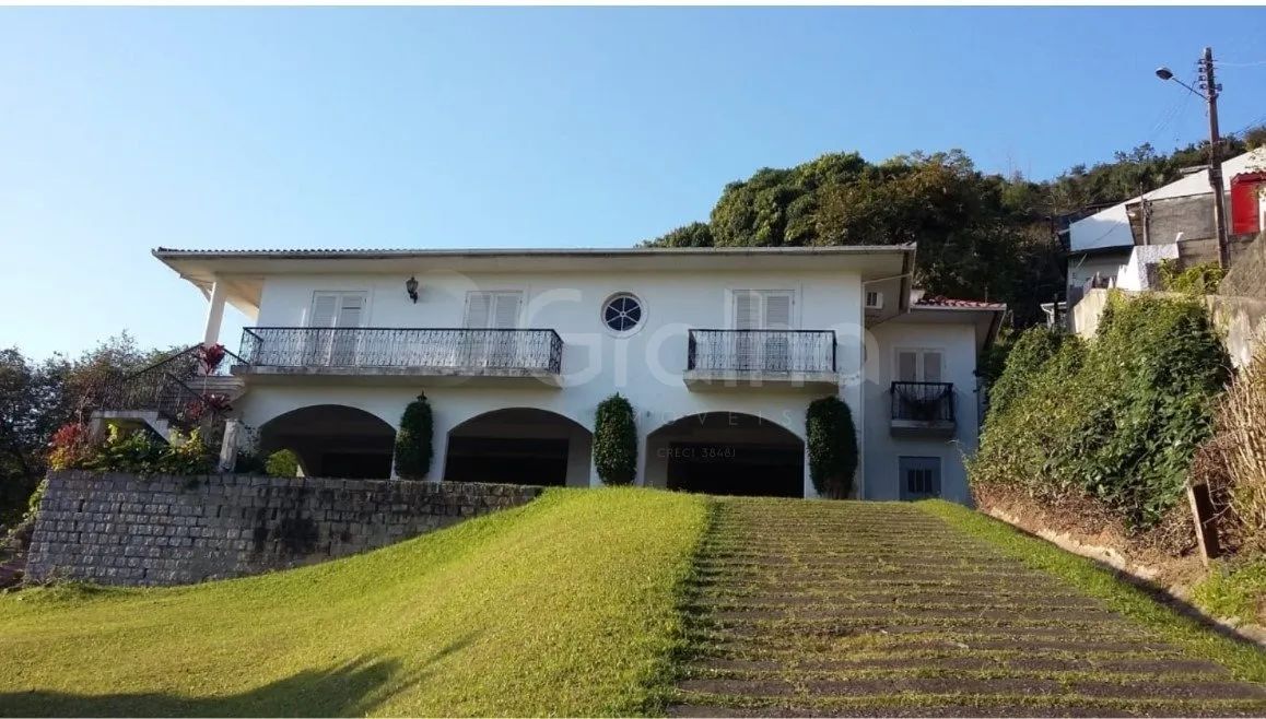 Casa de 515m² no Altos da Carvoeria