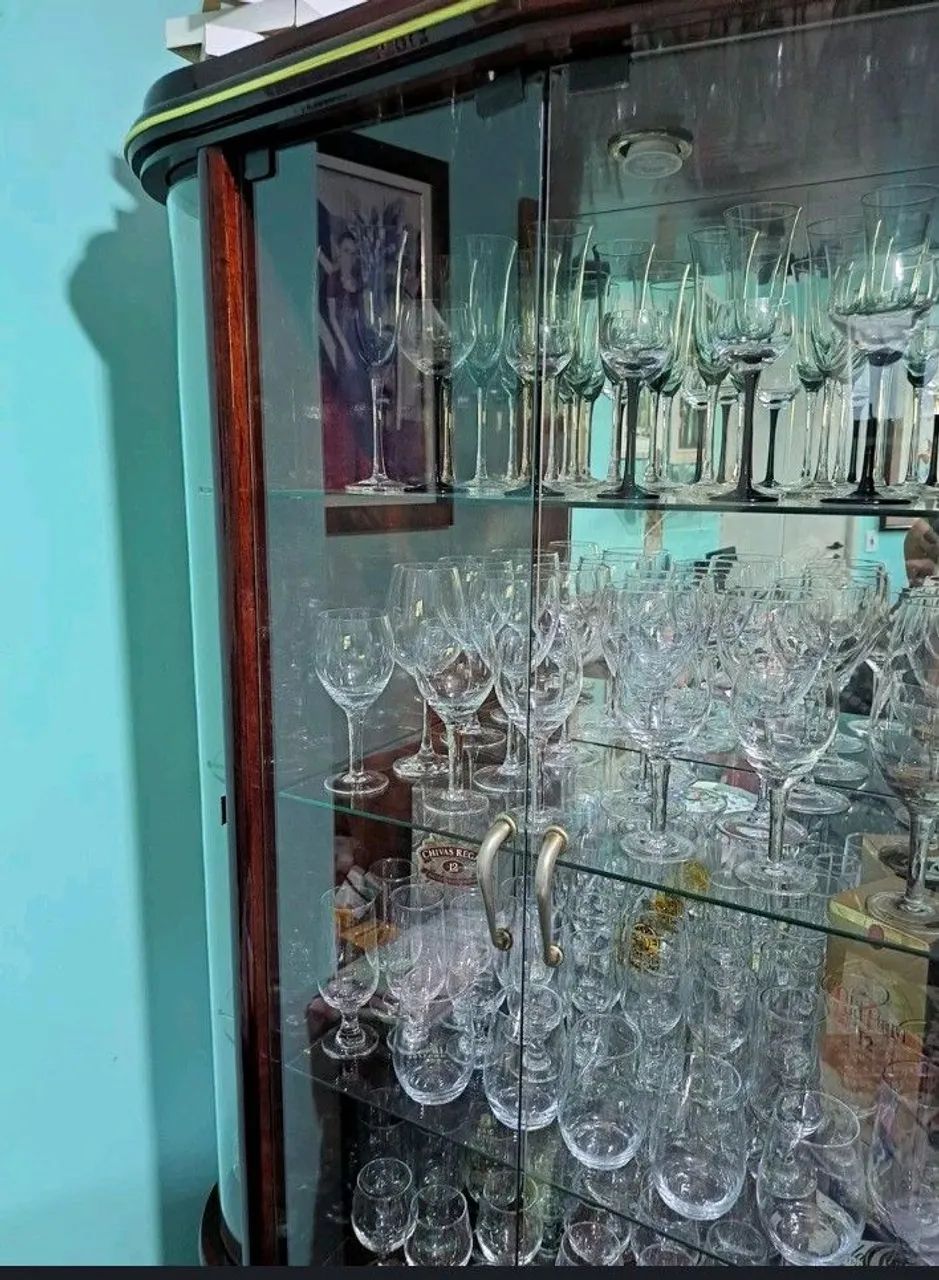 Cristaleira de Madeira com Vidro - Foto 2