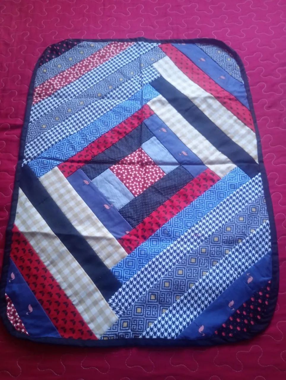colcha de retalhos e almofadas tapetes  - Foto 3