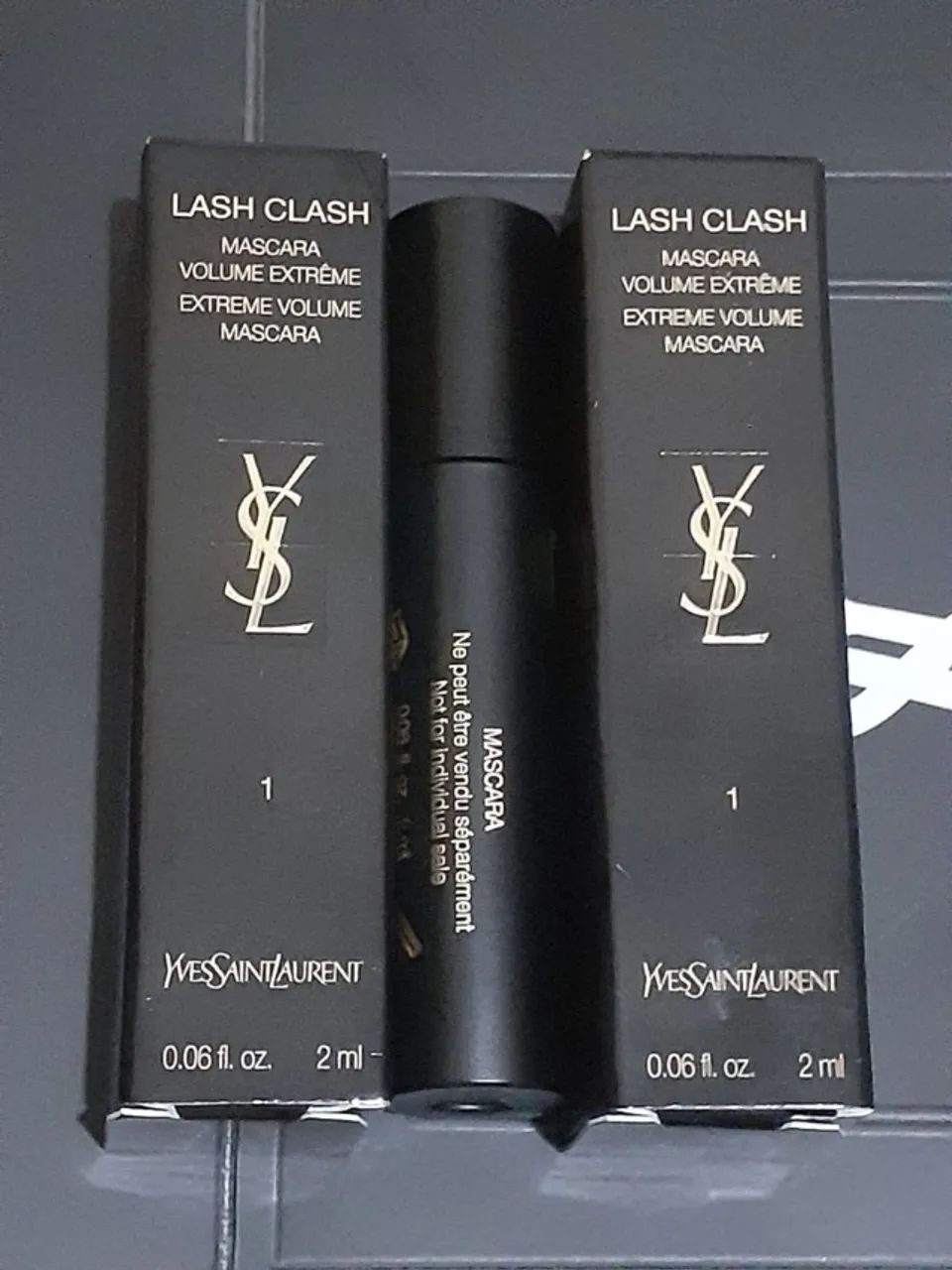 Máscara Yves Saint Laurent original Lash Clash preta - Foto 4