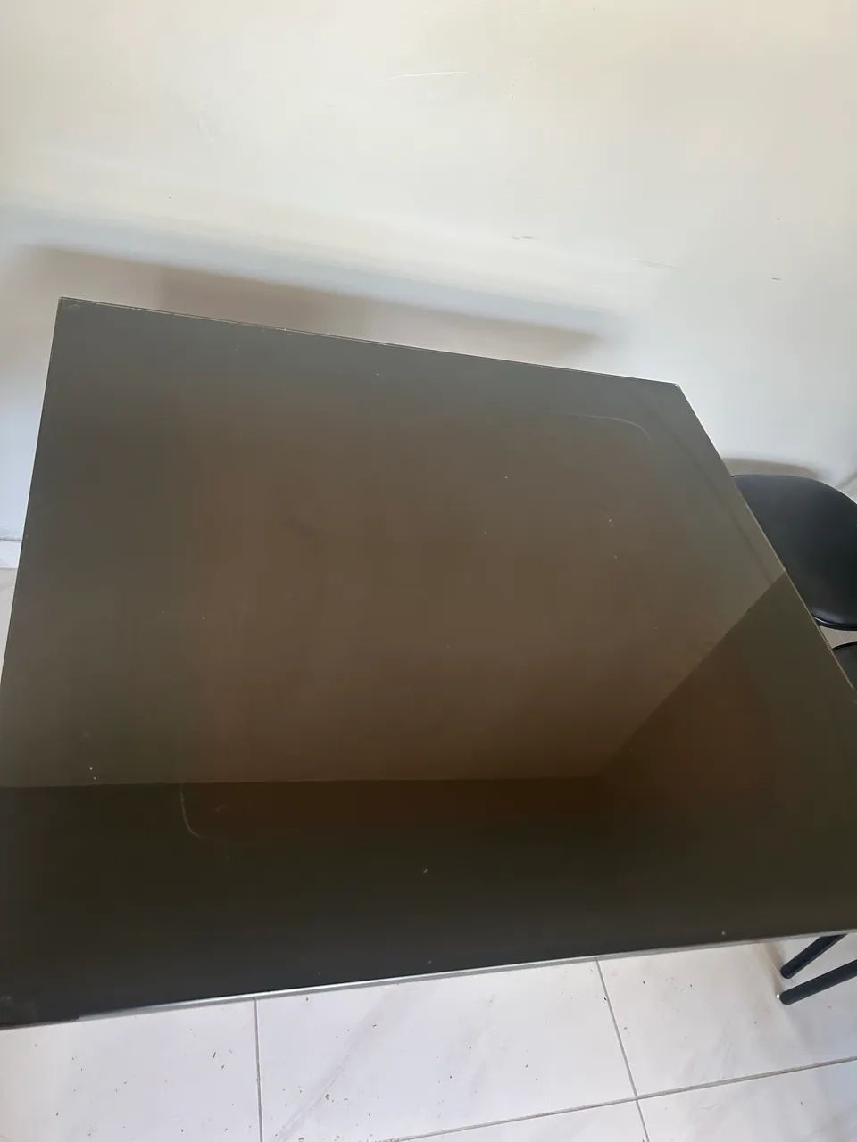  (mesa de vidro) 