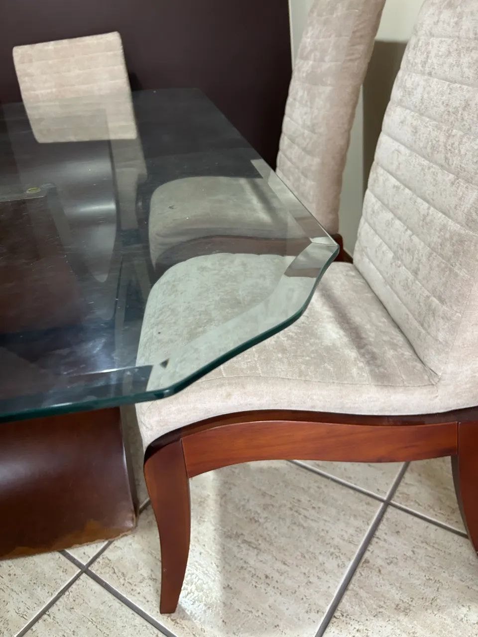 Mesa de Jantar com Tampo de Vidro + 5 Cadeiras Estofadas - Foto 4
