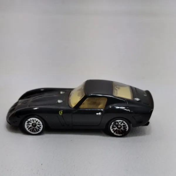 Miniatura Ferrari 599 Gtb Fiorano Hot Wheels 1/18 - Hobbies e Miniatura Ferrari 599 Gtb Fiorano Hot Wheels 1/18 - Hobbies e