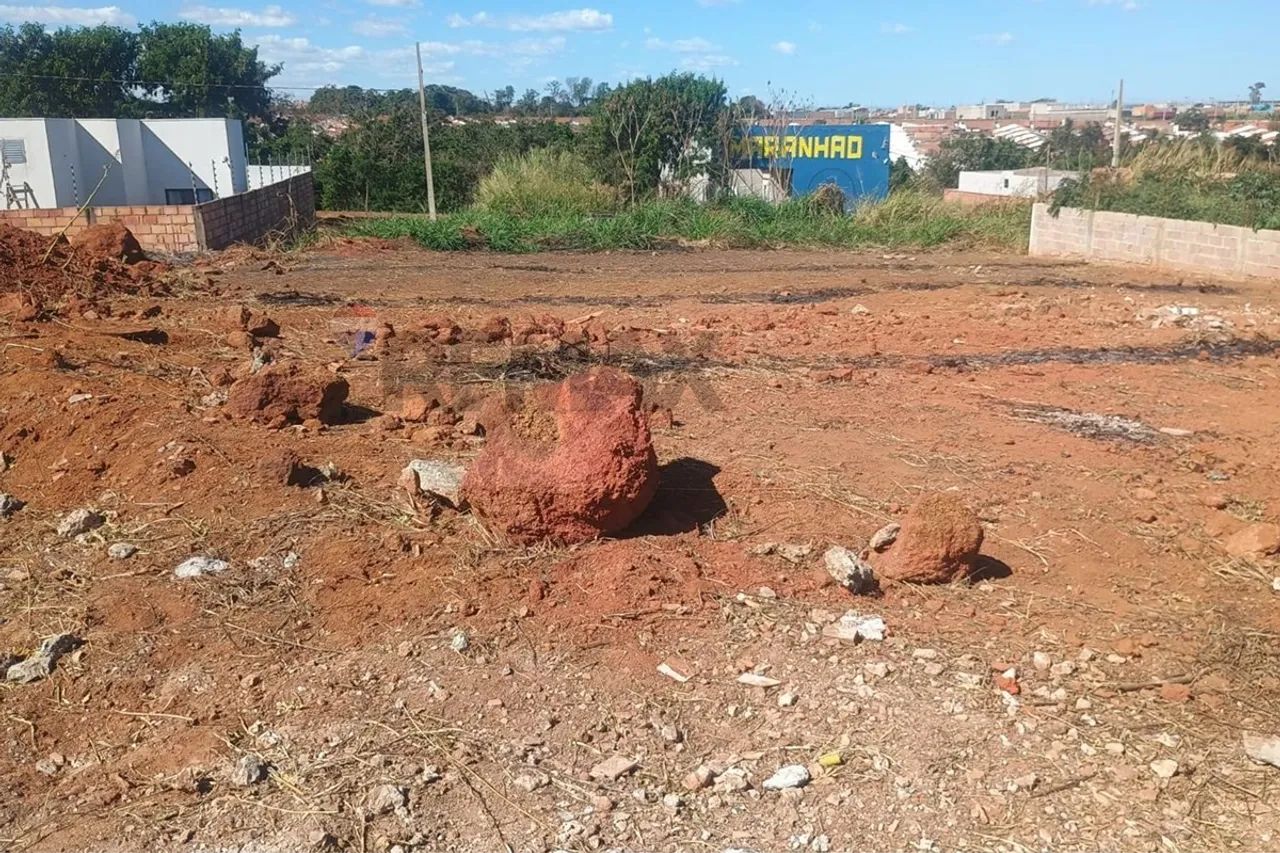 "Invista em Uberaba: Terreno Promissor à Venda!" - Foto 2