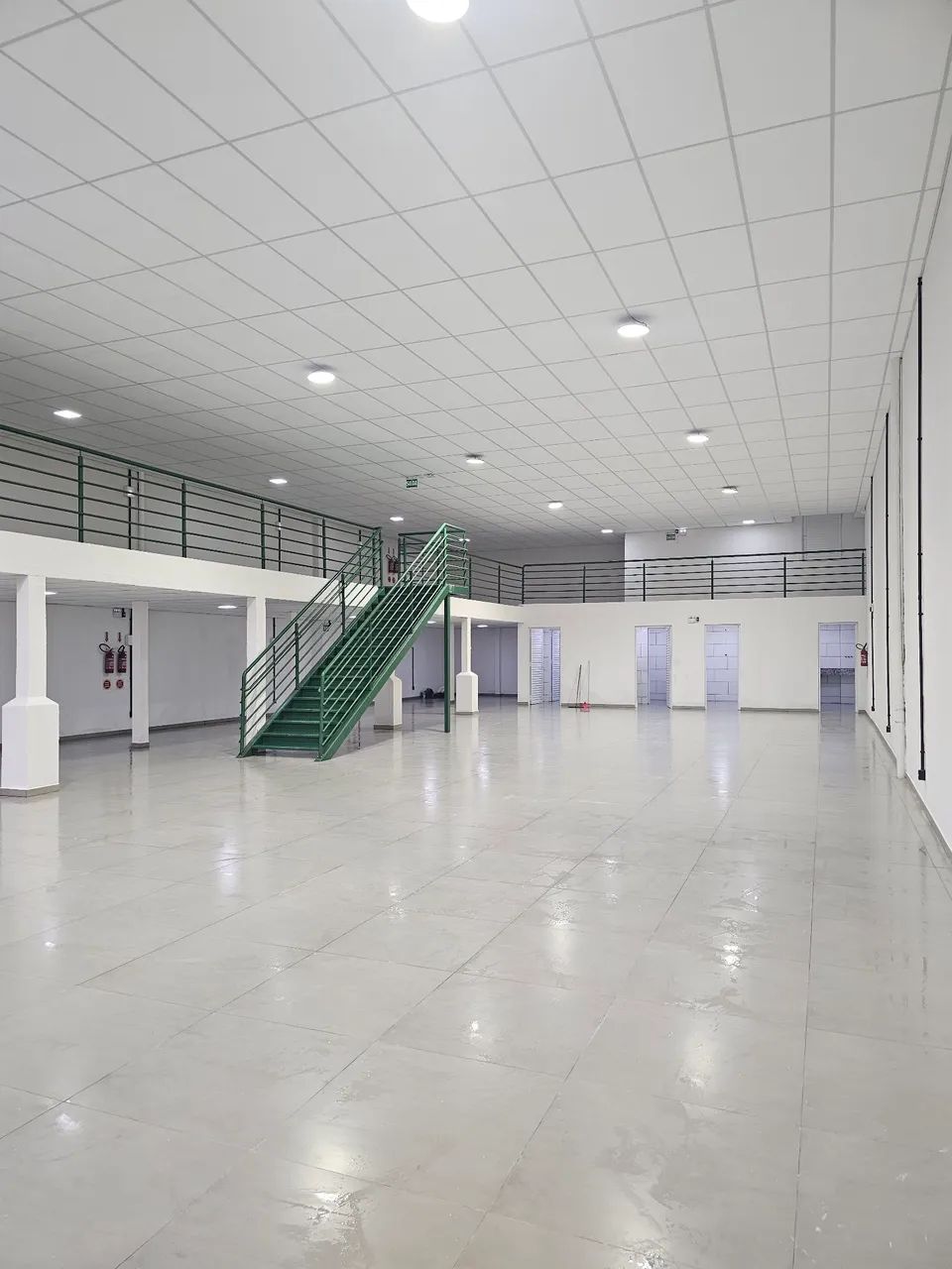 LINDO GALPÃO PRIMEIRA LOCAÇÃO 