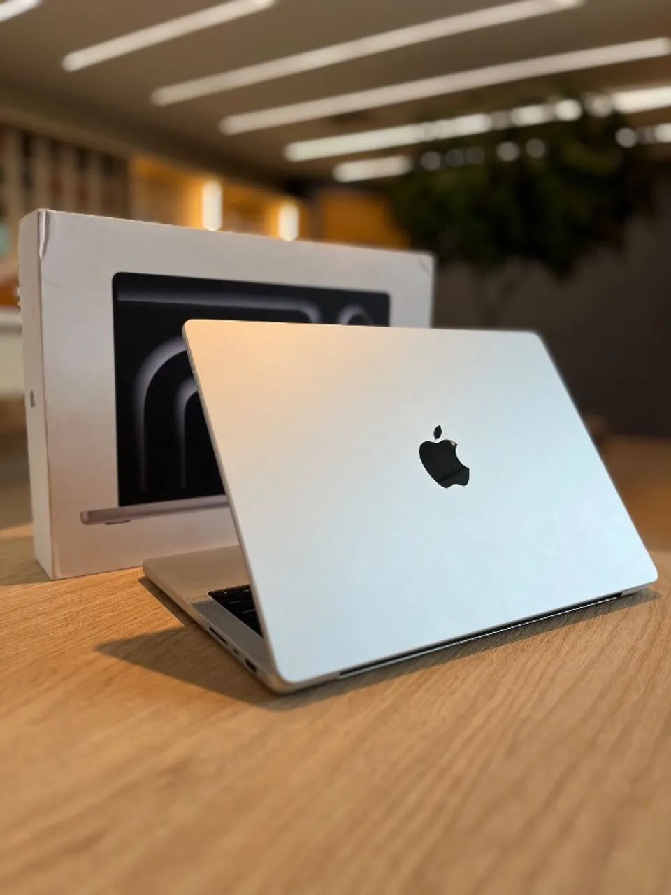 MacBook Pro M5 512/16GB Prata - Seminovo - Notebooks - Jardim