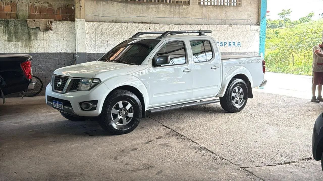 Nissan Frontier SV AT. CD 4X4 2.5 TB DIES. AUT. 2015