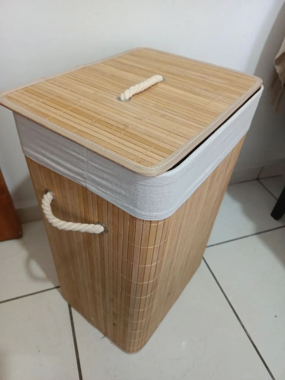 Cesto artesanal de bambu ?