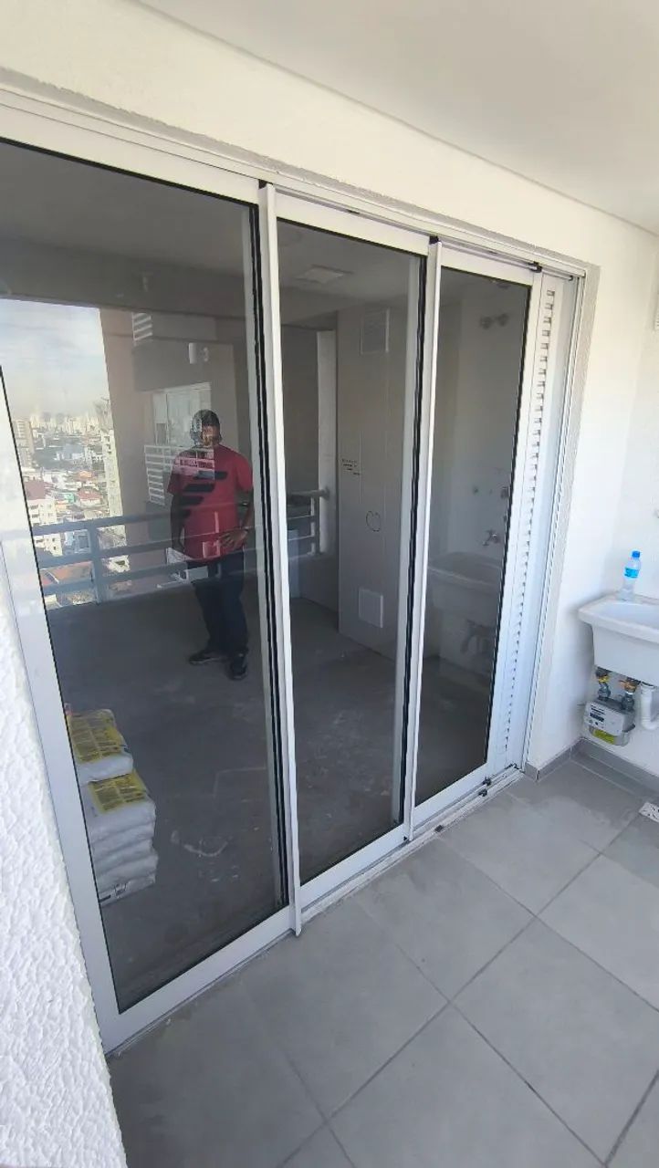 Título: Porta Balcão de Alumínio Branco com Vidro - 3 Folhas - Excelente Estado - Foto 2