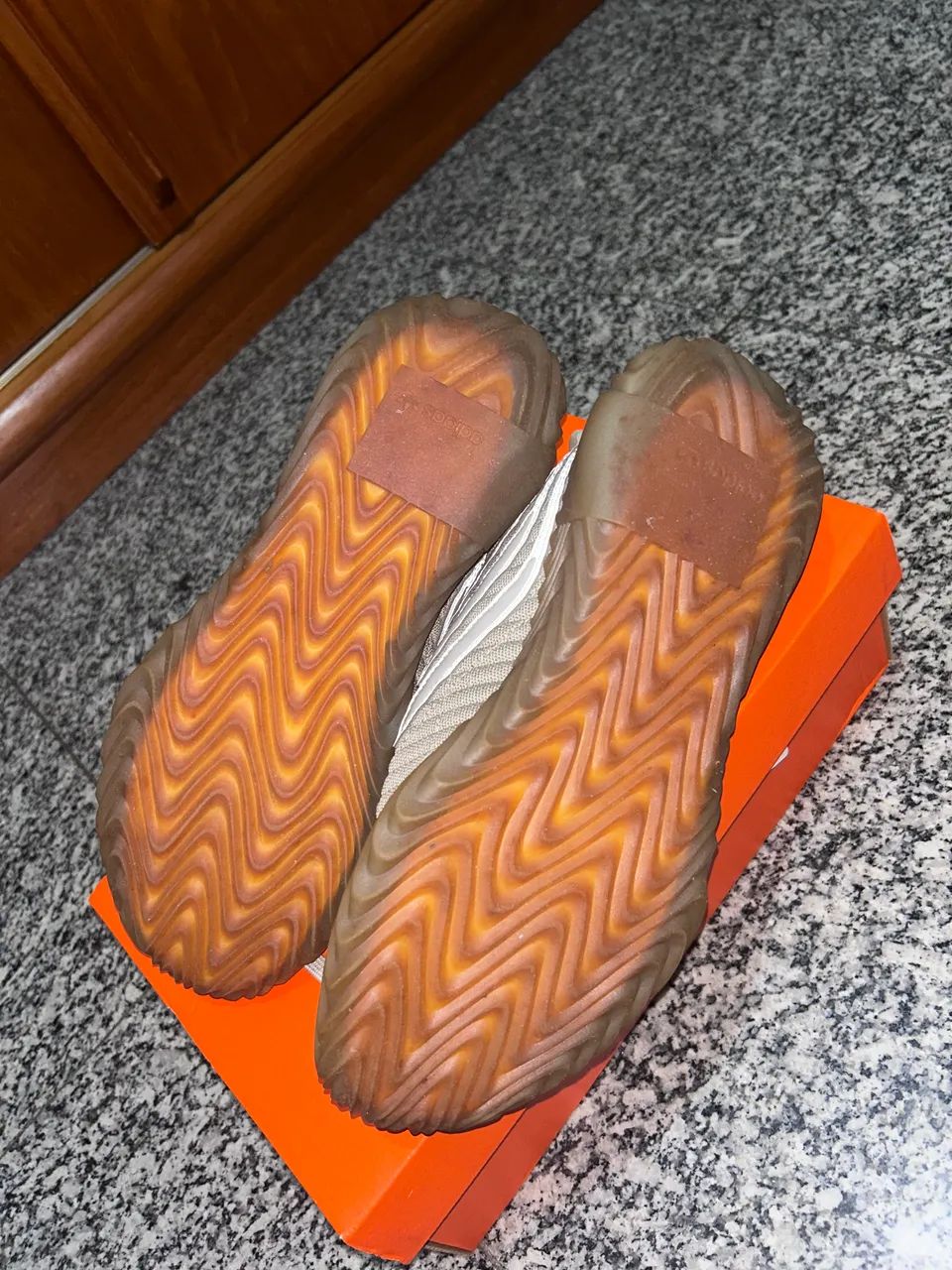 tenis adidas sobakov cinza 42 - Foto 4