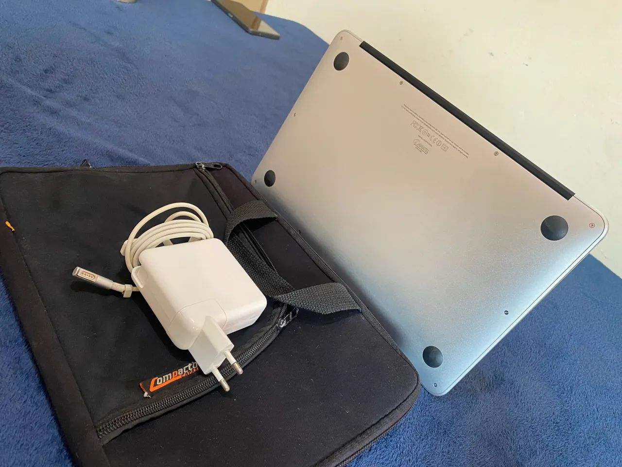 MacBook Air (2011) Core 2 Duo - 2GB RAM (Super Leve e Compacto) - Foto 2