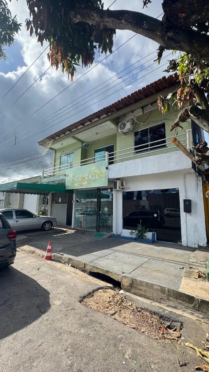 Vendo casa com 2 pisos, sendo 1 com Ponto Comercial, medindo 12x30mts.