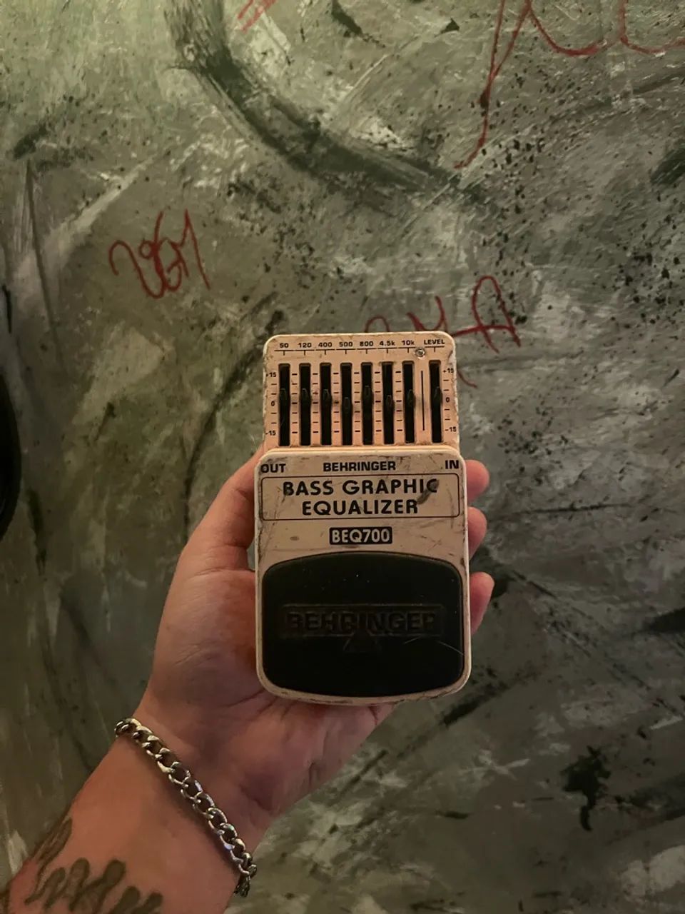 Bass Equalizer - Behringer