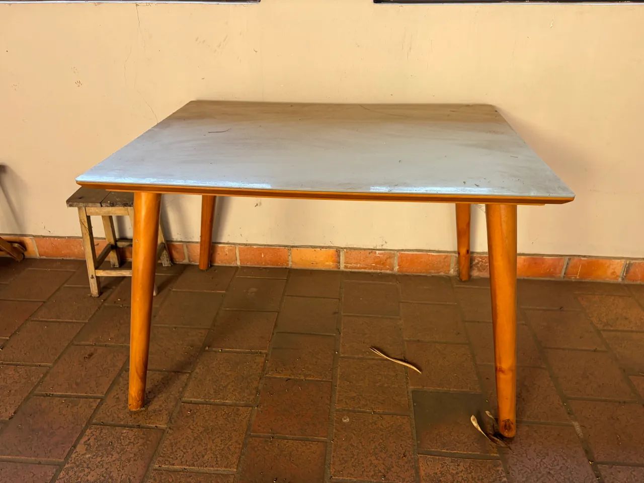 Mesa com cadeiras