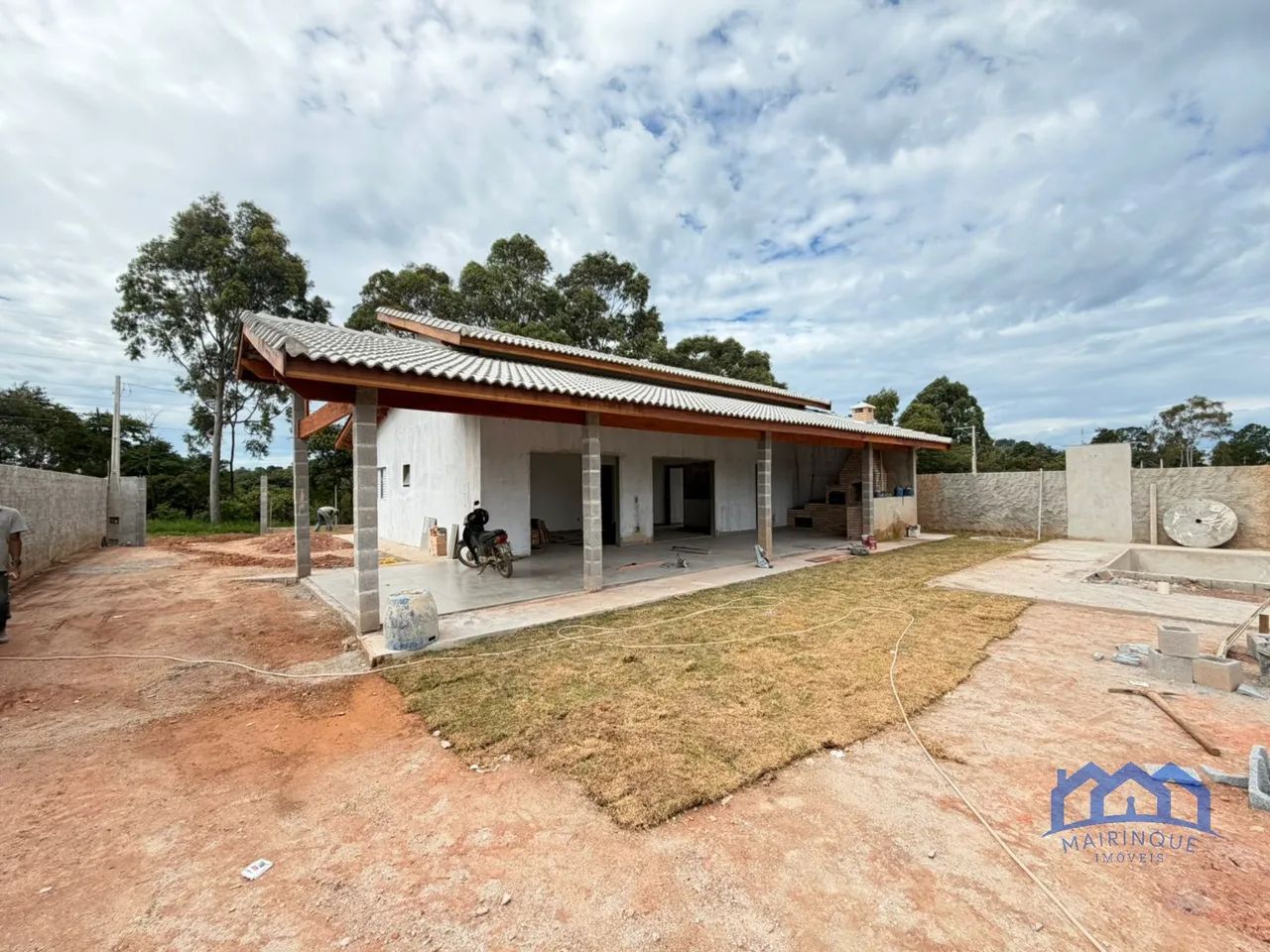 Chácara com 3 Quartos e 3 banheiros à Venda, 1.000 m² por R$ 850.000 Cód. ch2576